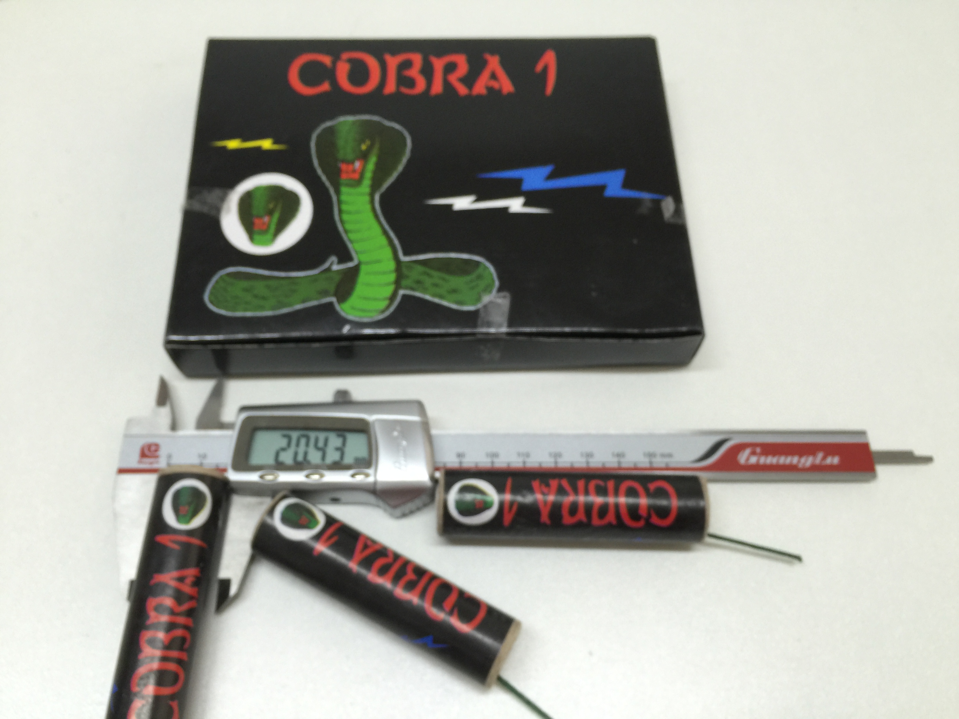 2x COBRA 8 – The Strongest 🧨 Firecracker in the World NEW