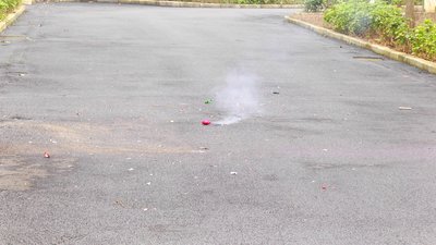 #14318 FIRECRACKERS Color Hand Granade With Fuse