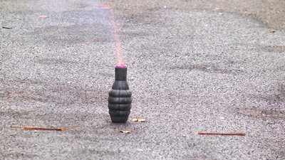 #14302 FIRECRACKERS Big Granade With Fuse