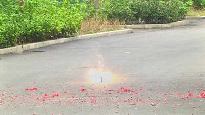 #15007 FIRECRACKERS No.4  FIRECRACKERS WITH 1 BANG (K0204)