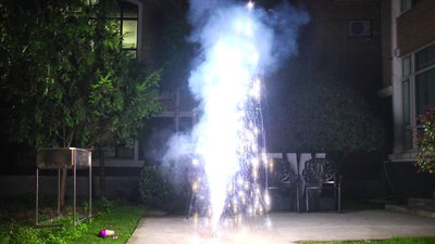 #17032 Fountains 2.5m, 6s (Fuse)