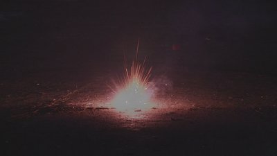 #15893 FIRECRACKERS Fireworks N0.2 With Fuse