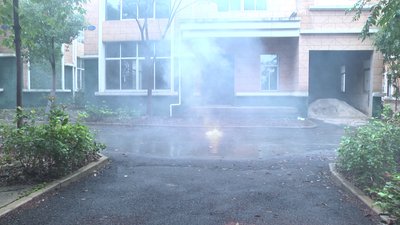 #14970 Pétards NO.4 firecracker with 1 bang  and  green light ( glass paper wrapped)