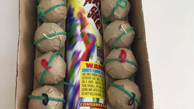 #22504 Festival balls 1.5" 12 bombes