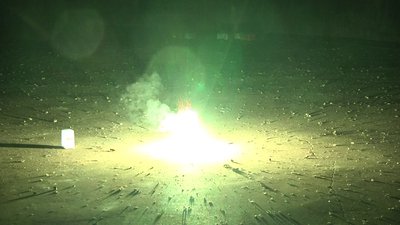 #24550 FIRECRACKERS green flash with boom