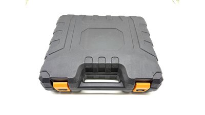 #28791 Trimming tree branches with scissors