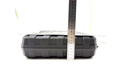 #28791 Trimming tree branches with scissors