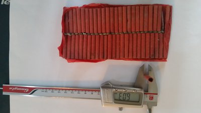 #8129 BUNCH OF FIRECRACKERS 100 Small bunch of fireworks